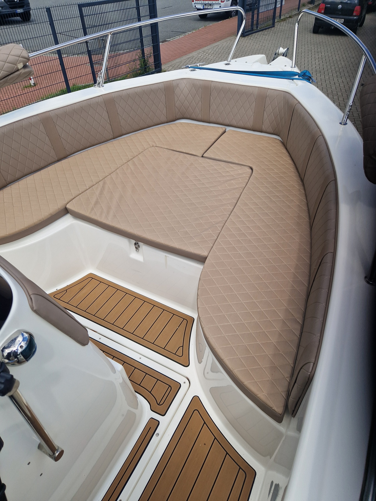 Konsolenboot F19 Karel gebraucht wie neu mit 160PS Mercury und 1,3 t Brenderup Trailer