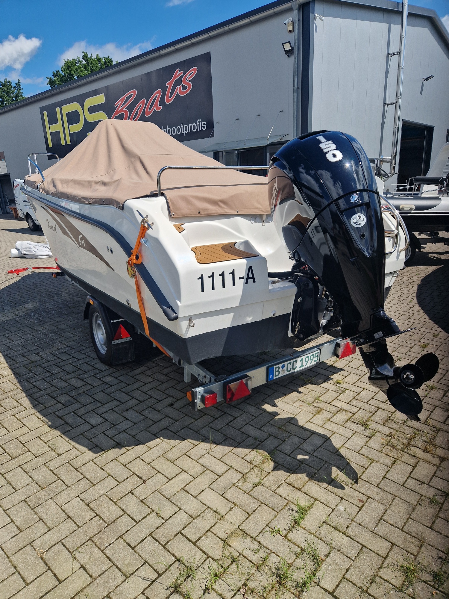 Konsolenboot F19 Karel gebraucht wie neu mit 160PS Mercury und 1,3 t Brenderup Trailer